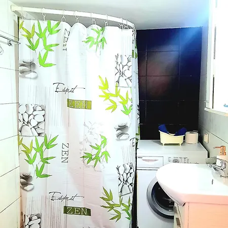 Faros Apartment *